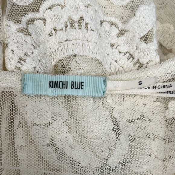 Kimchi Blue Lace Peplum Top with Floral Design Size S - Picture 7 of 10